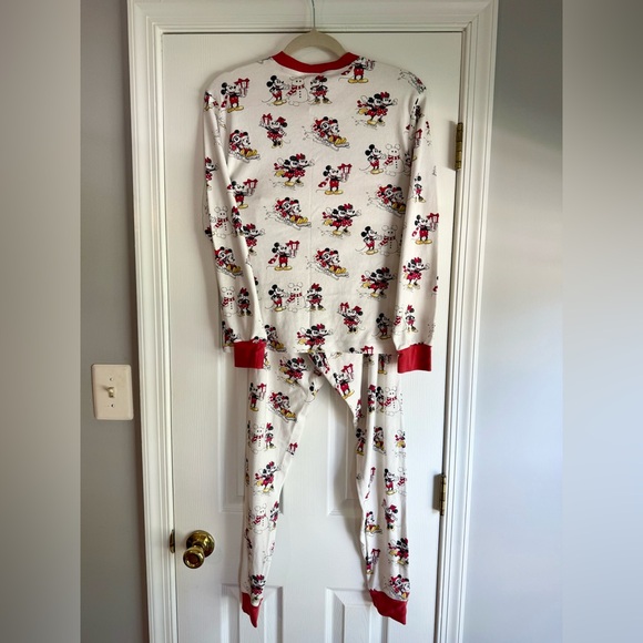 Adult Women’s Pottery Barn Mickey and Minnie Winter Red and White Pajamas Size S - Picture 3 of 5